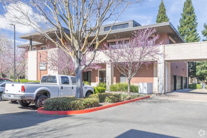 Primary Photo Of 2512 River Plaza Dr, Sacramento Office For Sale