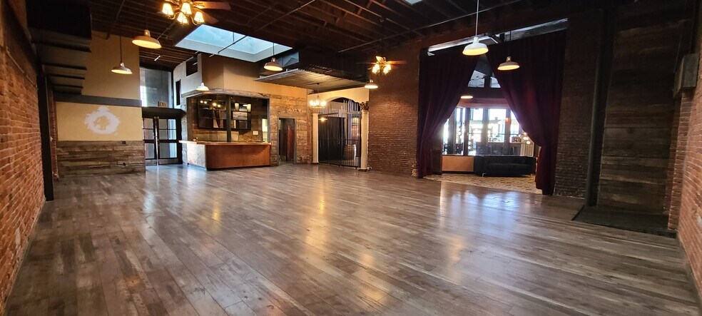 More Photos Of 189 Liberty St NE, Salem General Retail For Lease