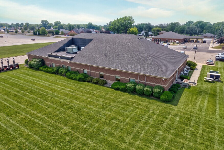 More Photos Of 2305 S Center Rd, Burton Office For Sale