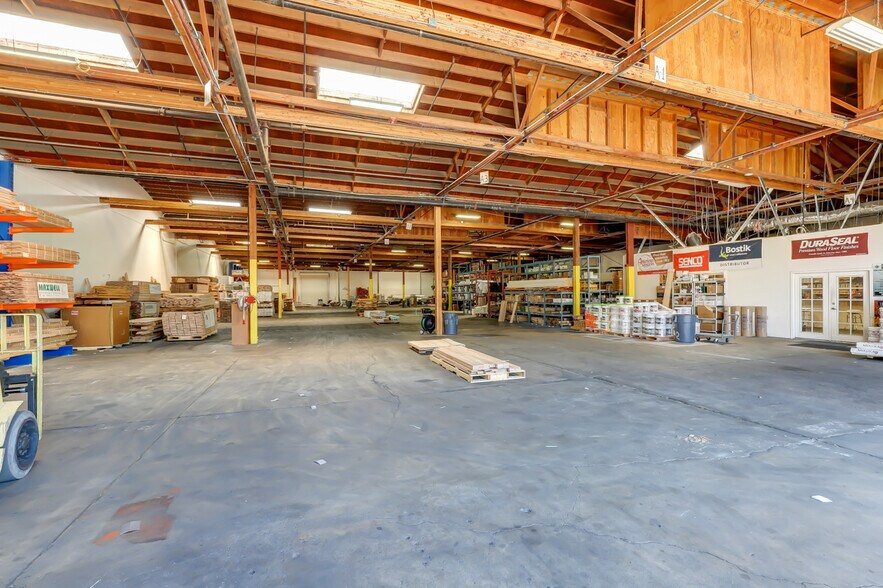 More Photos Of 210 Classic Ct, Rohnert Park Warehouse For Lease