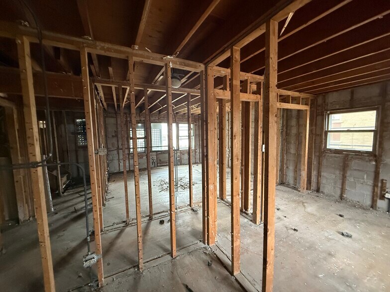 More Photos Of 8735 S Beverly Blvd, Chicago Apartments For Sale