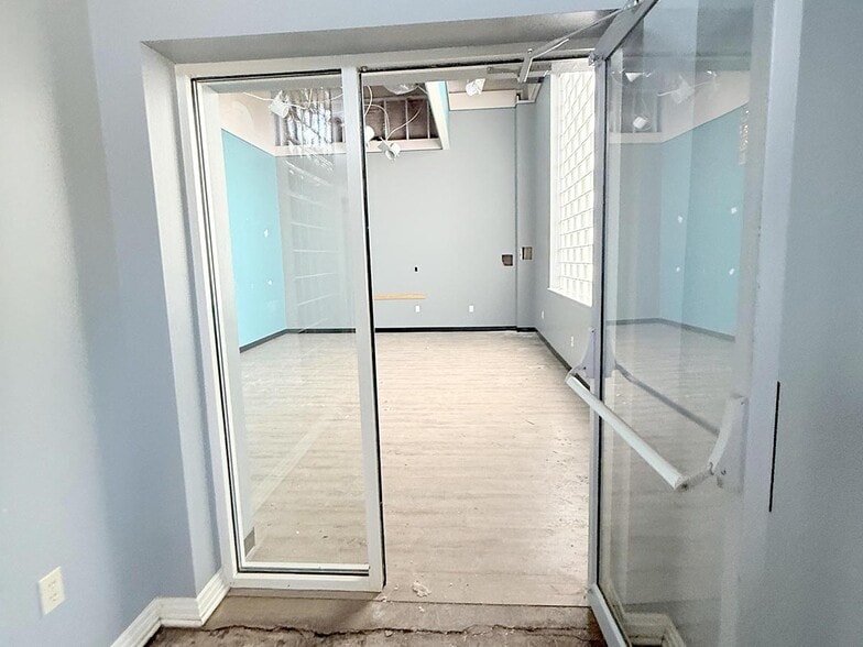 More Photos Of 156 N George St, York Storefront Retail Office For Lease