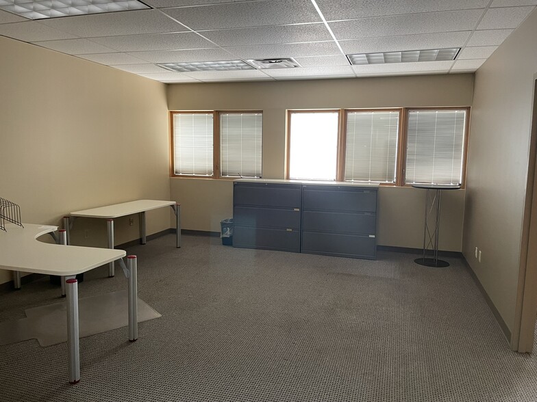 More Photos Of 1735 Central Ave, Albany Office For Sale