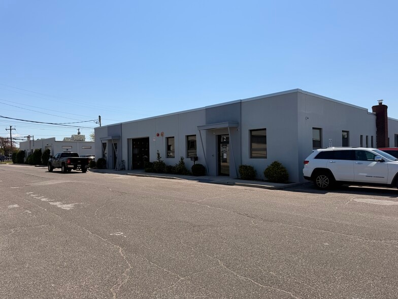 Primary Photo Of 2 Commercial St, Hicksville Manufacturing For Lease