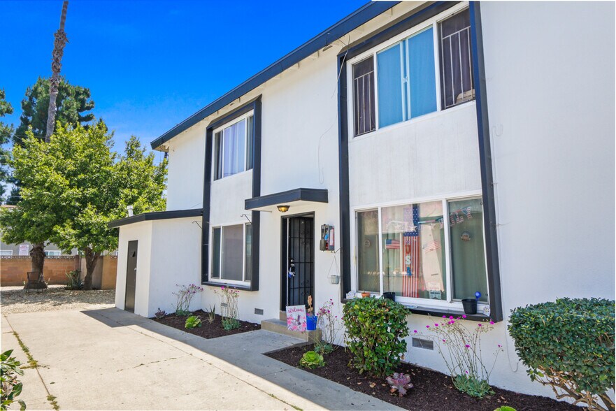 More Photos Of 10018 Foster Rd, Bellflower Apartments For Sale