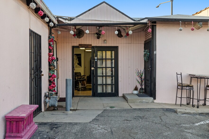 More Photos Of 4100-4102 W Magnolia Blvd, Burbank Storefront For Sale