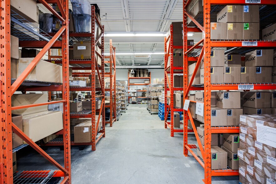 More Photos Of 89 Research Rd, Toronto Warehouse For Sale