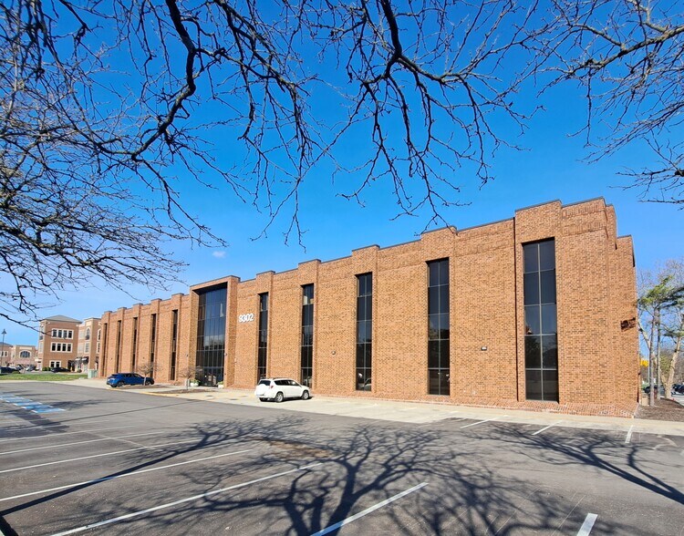 More Photos Of 9302 N Meridian St, Indianapolis Office For Lease