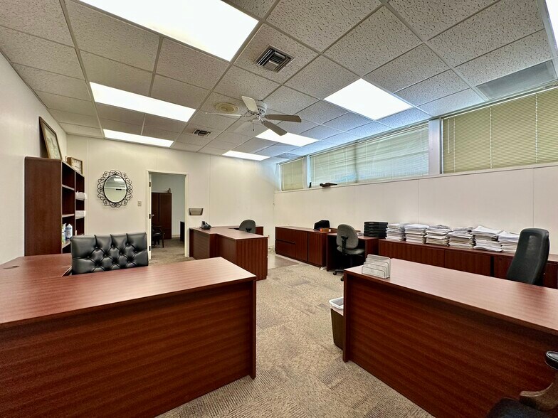 More Photos Of 705 Lamar St, Wichita Falls Office For Sale