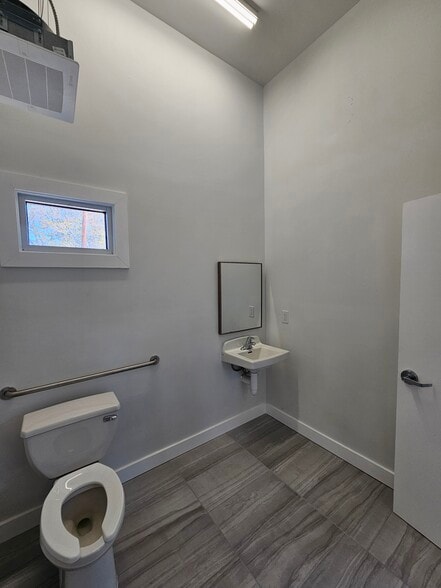 More Photos Of 1017 King Georges Post Rd, Edison Medical For Sale