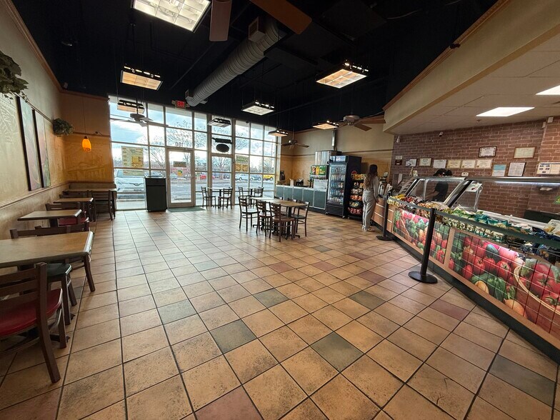 More Photos Of 603 S Marietta Pky, Marietta General Retail For Lease