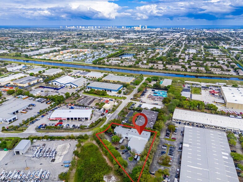 More Photos Of 3709 Interstate Park Rd S, Riviera Beach Light Manufacturing For Sale