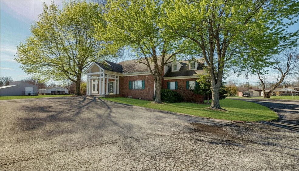 More Photos Of 1701 Spring St, Jeffersonville Medical For Sale