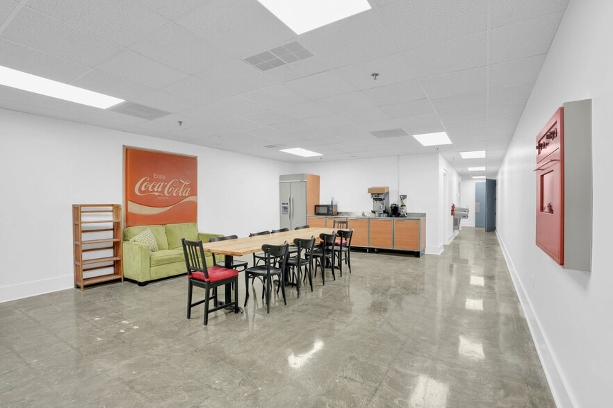 More Photos Of 1109 E Ozark Ave, Gastonia Warehouse For Lease