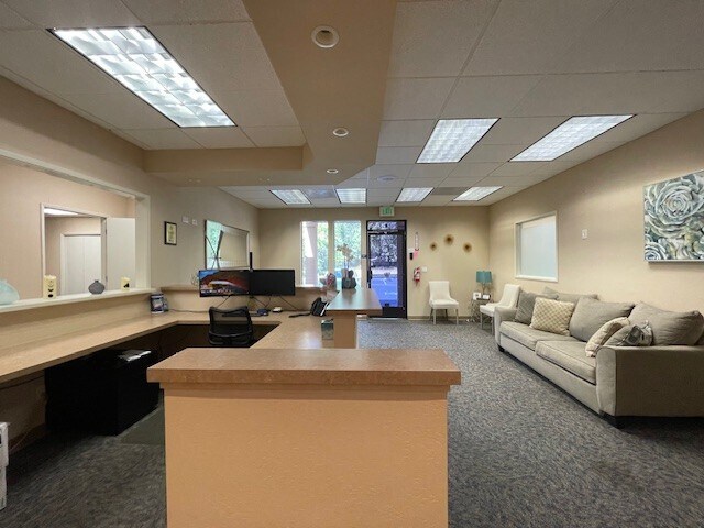 More Photos Of 91 Cernon St, Vacaville Office For Lease