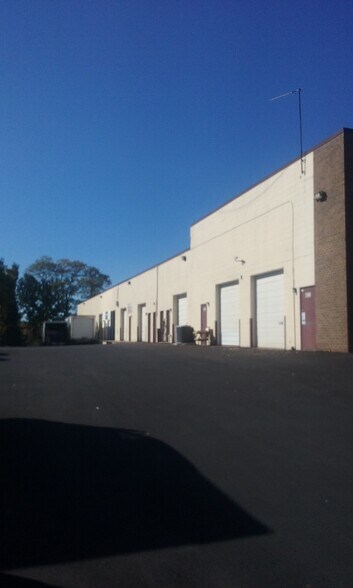 More Photos Of 1101-1143 Taft St, Rockville Warehouse For Lease