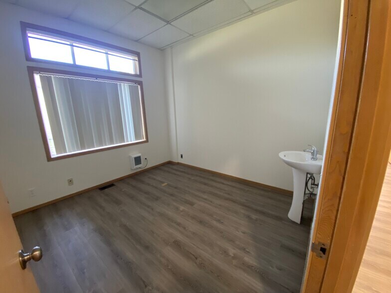 More Photos Of 12911 SE Kent Kangley Rd, Kent Medical For Lease