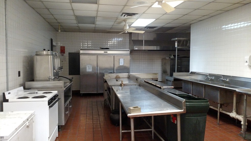 More Photos Of 17910 Van Dyke St, Detroit Manufacturing For Sale