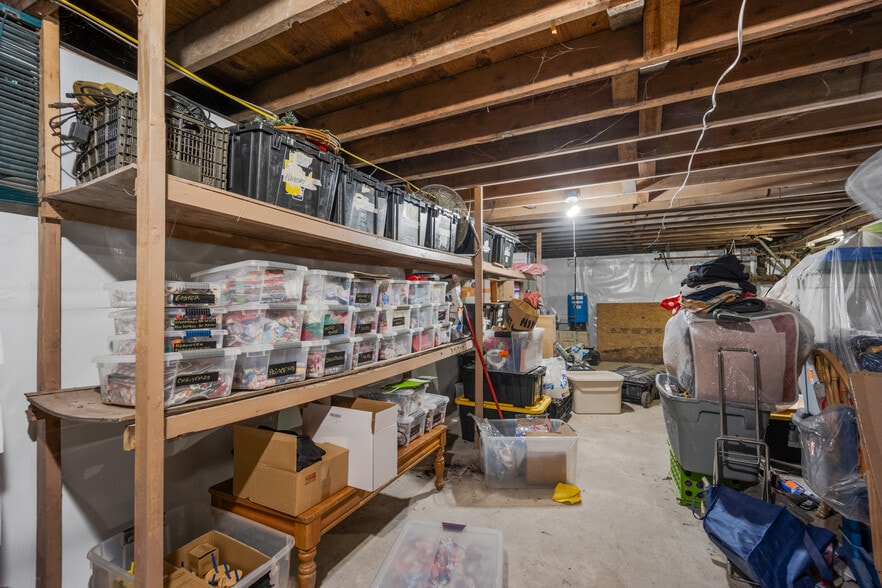 More Photos Of 2516-2518 N Dupont Pky, Middletown Freestanding For Sale