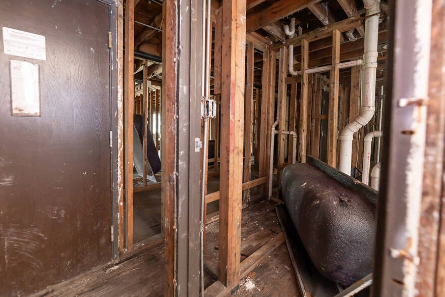 More Photos Of 6020 Shelby Oaks Dr, Memphis Hotel For Sale