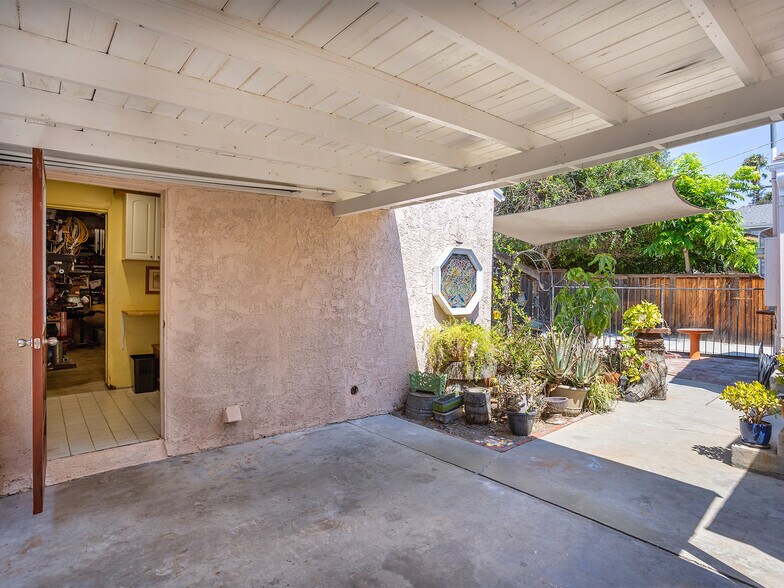 More Photos Of 331 Allen Ave, Glendale Multifamily For Sale