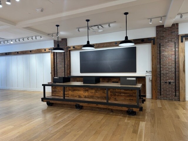More Photos Of 1 Church St, Burlington Office For Lease