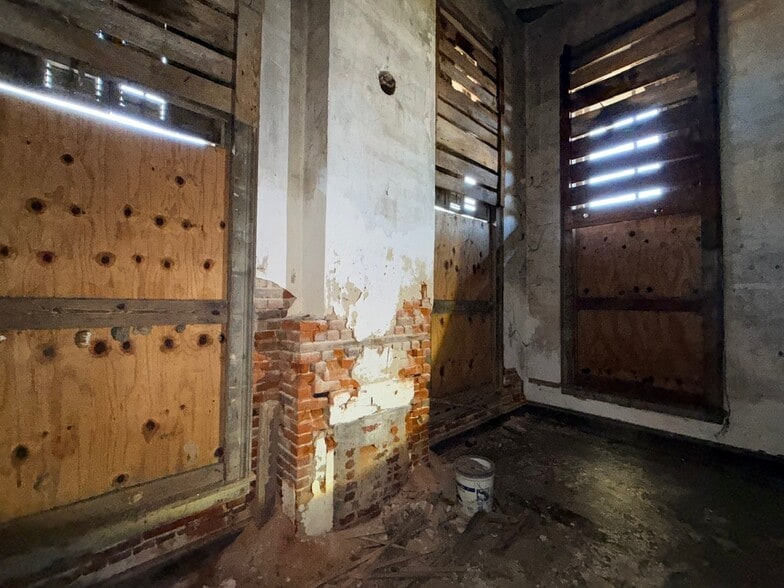 More Photos Of 300 S Randolph Ave, Eufaula Industrial For Sale