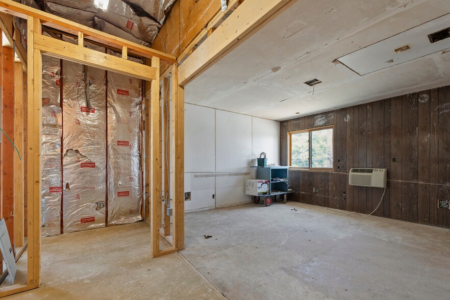 More Photos Of 537 2nd St, Havre Hotel For Sale