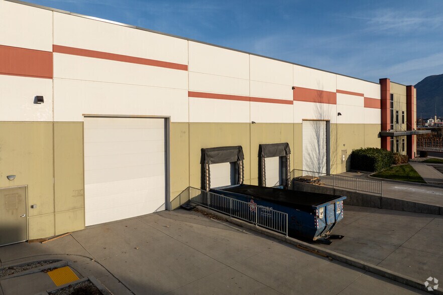 More Photos Of 871 S Auto Mall Dr, American Fork Warehouse For Lease
