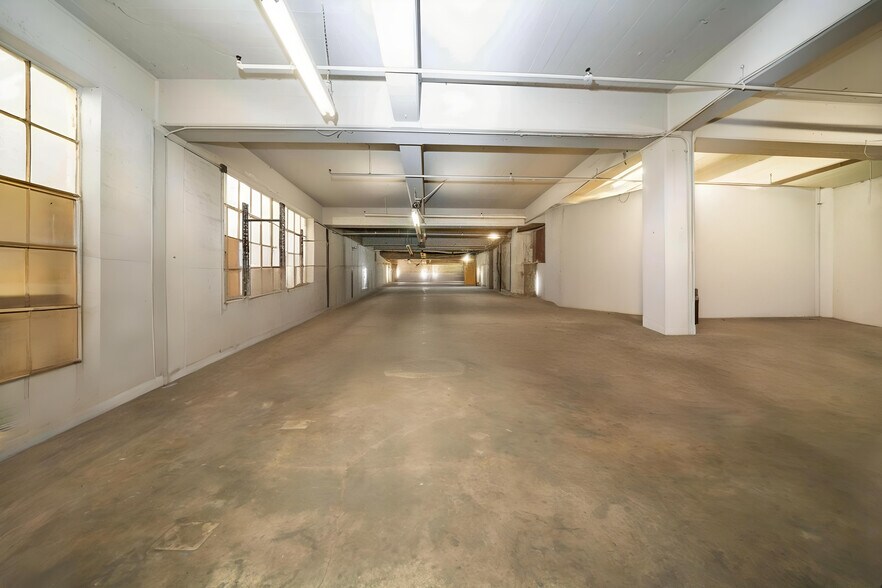 More Photos Of 4383 Fruitland Ave, Vernon Manufacturing For Sale