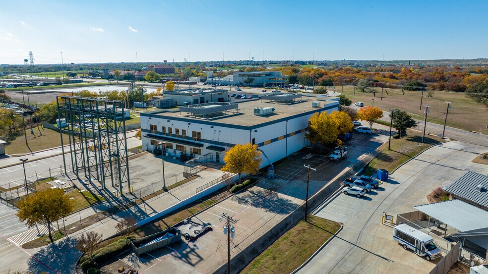 More Photos Of 481 Winscott Rd, Benbrook Office For Lease