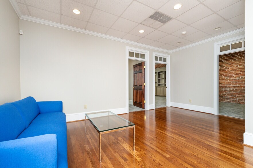 More Photos Of 217-219 E Washington St, Greenville Storefront Retail Office For Lease