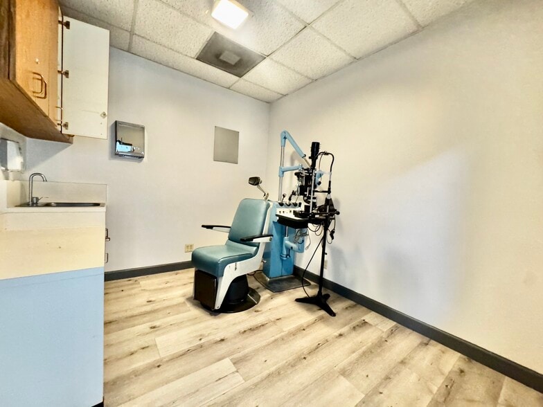 More Photos Of 4401-4405 S Vermont Ave, Los Angeles Medical For Lease