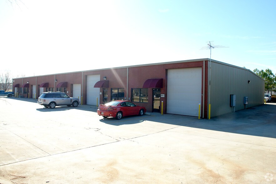 More Photos Of 4000 Fambrough Dr, Powder Springs Warehouse For Lease