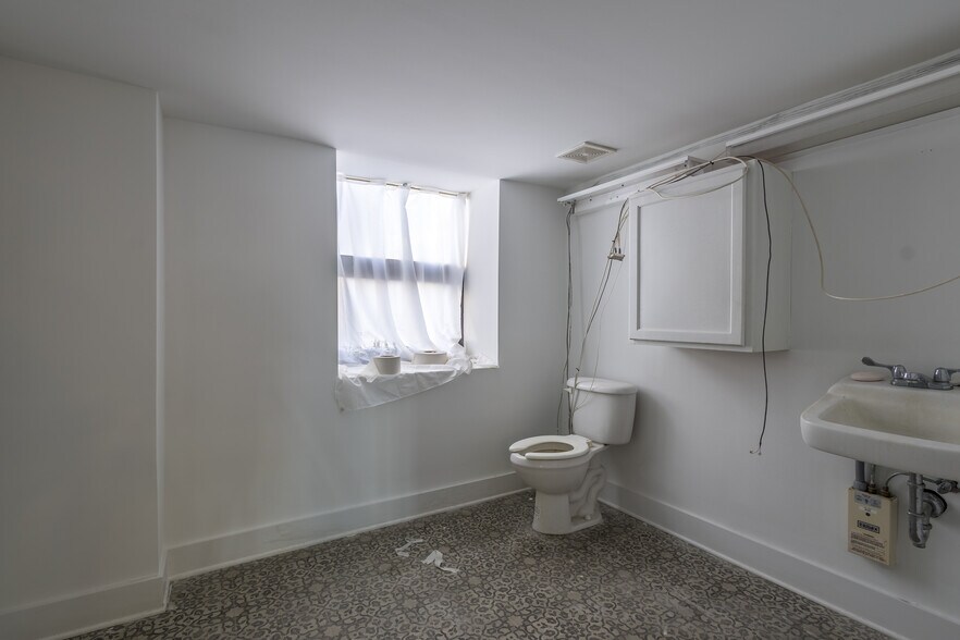 More Photos Of 134 E Front St, Hattiesburg Restaurant For Sale