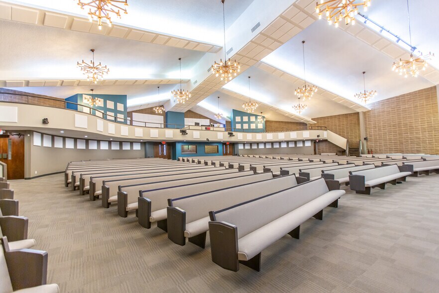 More Photos Of 1500 E 17th St, Santa Ana Religious Facility For Lease