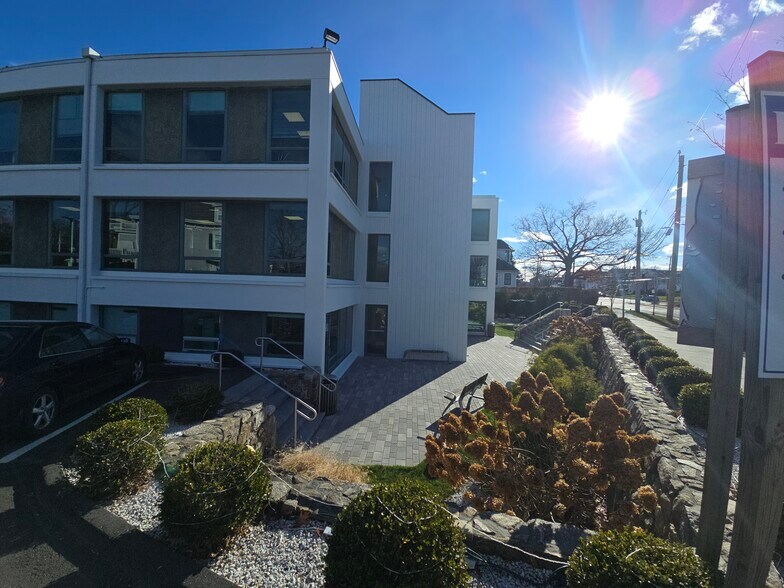 More Photos Of 83 East Ave, Norwalk Medical For Lease