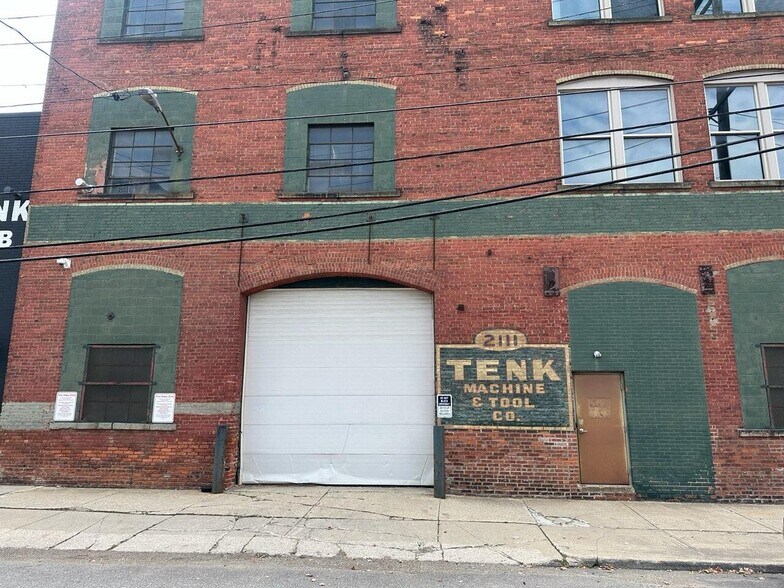 More Photos Of 2111 Center St, Cleveland Storefront Retail Office For Lease