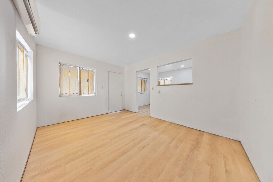 More Photos Of 38652 9th St E, Palmdale Apartments For Lease