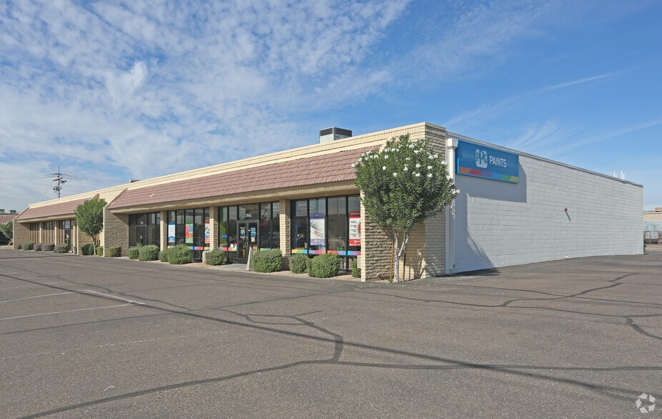 More Photos Of 2962-2972 W Thomas Rd, Phoenix Showroom For Lease