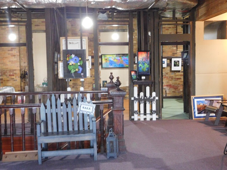 More Photos Of 701 Main St, Dresden Storefront For Lease