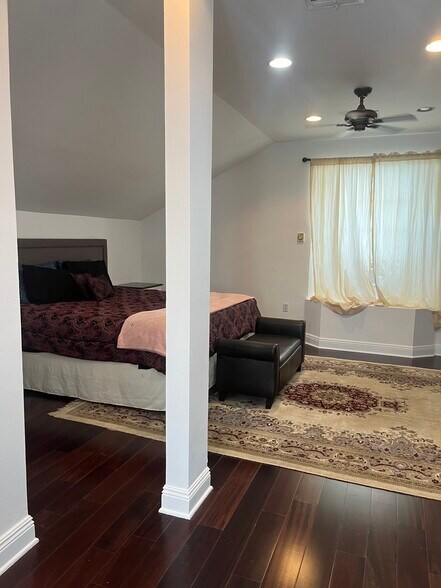 More Photos Of 1030 Burgundy St, New Orleans Apartments For Sale