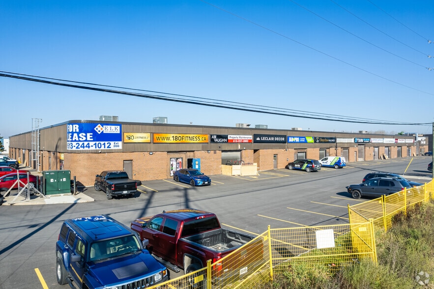 More Photos Of 5370 Canotek Rd, Ottawa Showroom For Lease