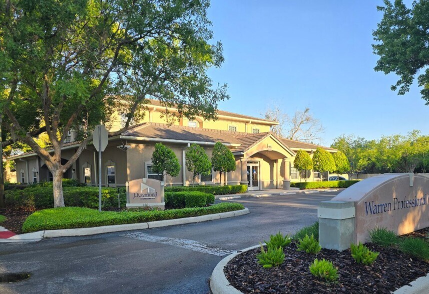 More Photos Of 465 Warren Ave, Longwood Office For Lease
