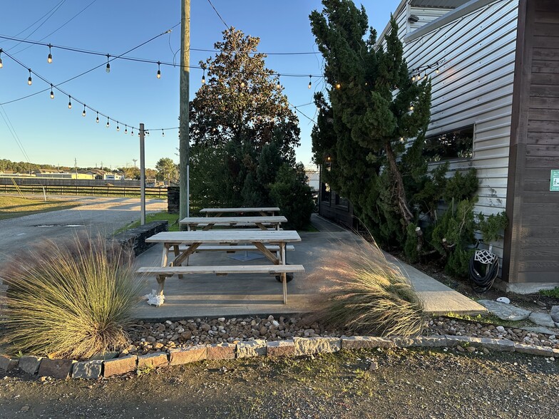 More Photos Of 2606 Spring Cypress Rd, Spring Warehouse For Sale