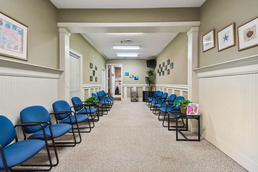 More Photos Of 7300-7313 E Professional Pky, Lakewood Ranch Medical For Sale