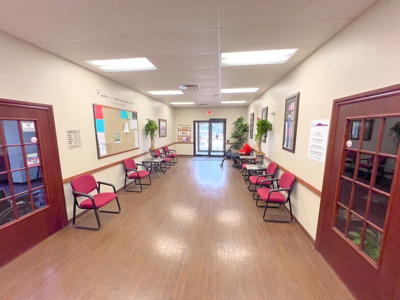 More Photos Of 1015 E Broadway St, Altus Medical For Lease