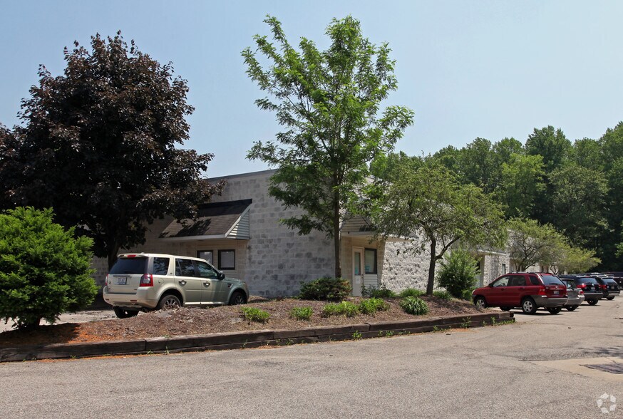More Photos Of 300 Industrial Pky, Chagrin Falls Light Manufacturing For Lease