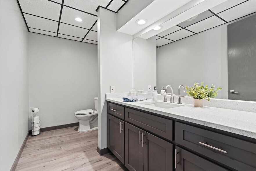 More Photos Of 502 W Markey Rd, Belton Medical For Lease