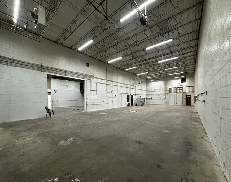 More Photos Of 16030 NE Central Ave, Ham Lake Manufacturing For Sale